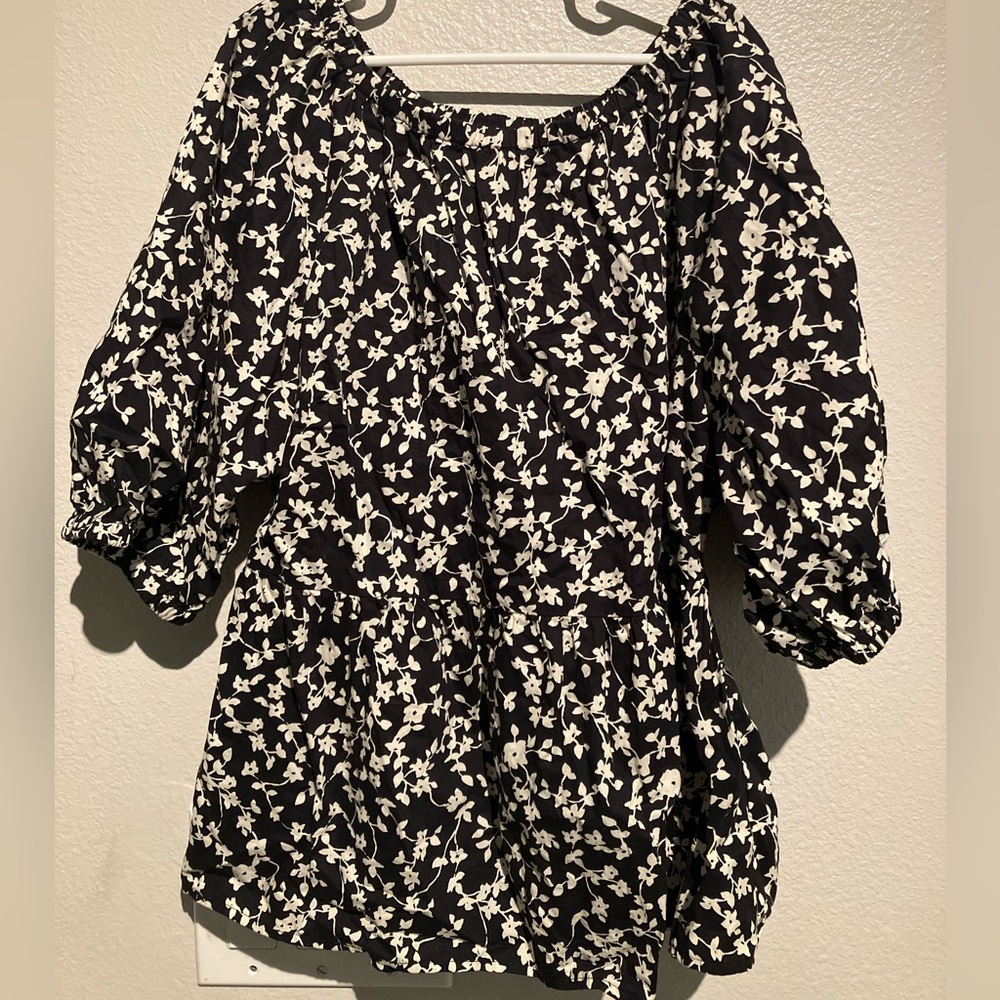 Old Navy, Navy blue/white, floral, women’s short-sleeve top